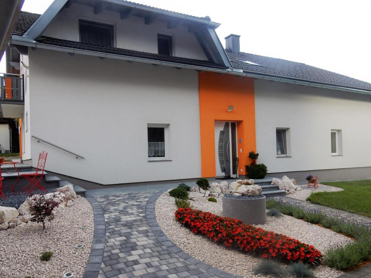 Eberndorf Fruehstueckspension Lach Bed & Breakfast エクステリア 写真