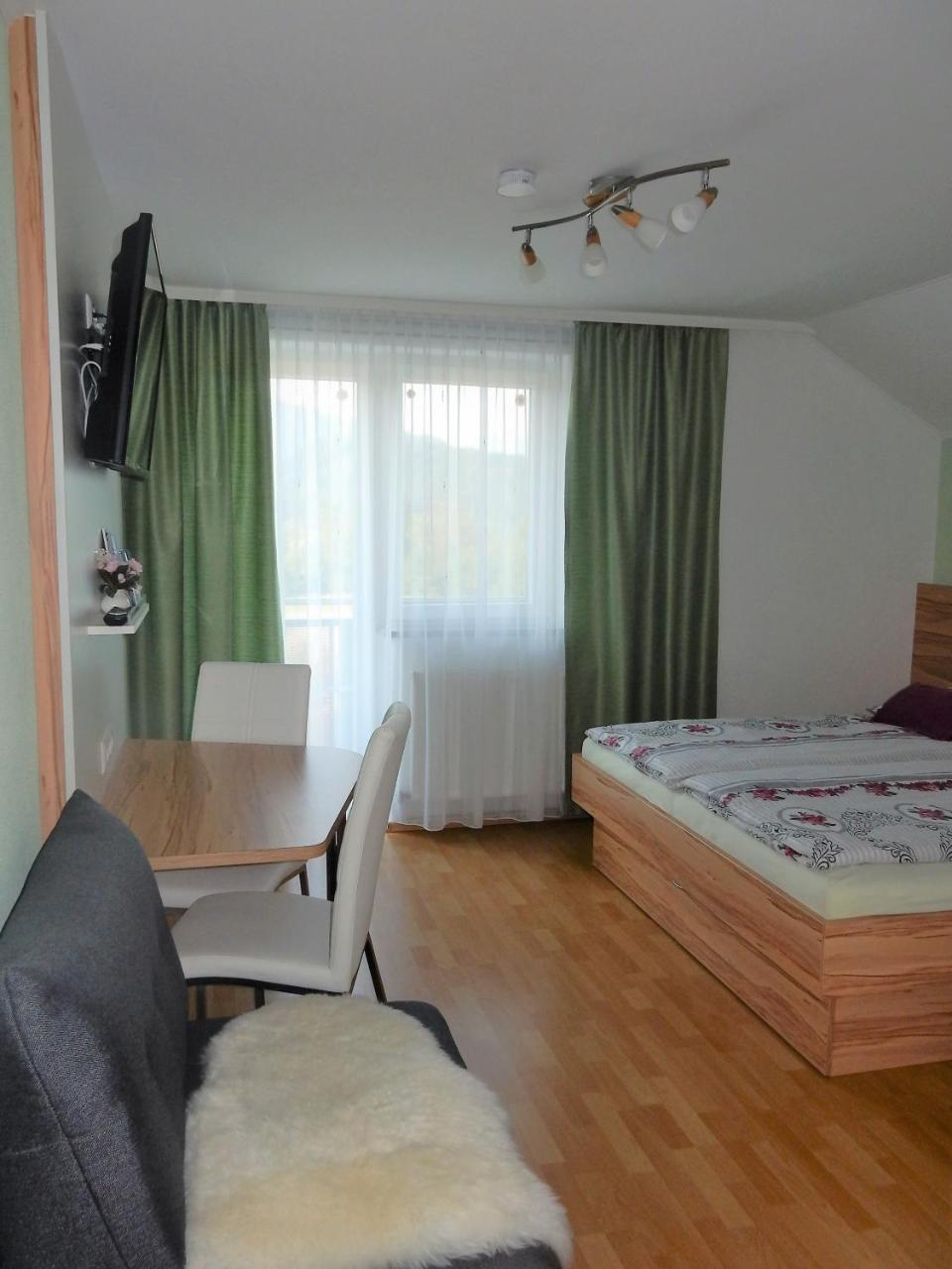 Eberndorf Fruehstueckspension Lach Bed & Breakfast エクステリア 写真